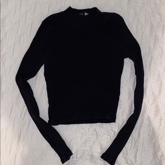 Black turtleneck striped fabric - Picture 1 of 3